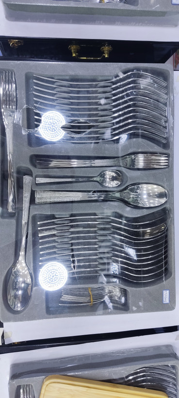 سرویس قاشق و چنگال 135 پارچ 24 نفره صندوق چوبی نیولند مدل 2982MS