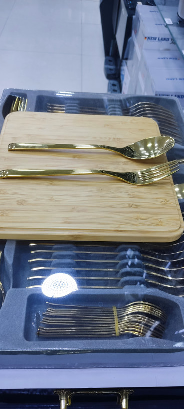سرویس قاشق و چنگال 135 پارچ 24 نفره صندوق چوبی نیولند مدل 2985PG
