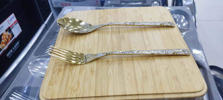 سرویس قاشق و چنگال 135 پارچ 24 نفره صندوق چوبی نیولند مدل 2985PL