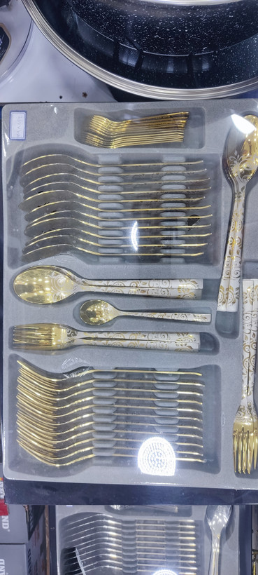 سرویس قاشق و چنگال 135 پارچ 24 نفره صندوق چوبی نیولند مدل 2985PL